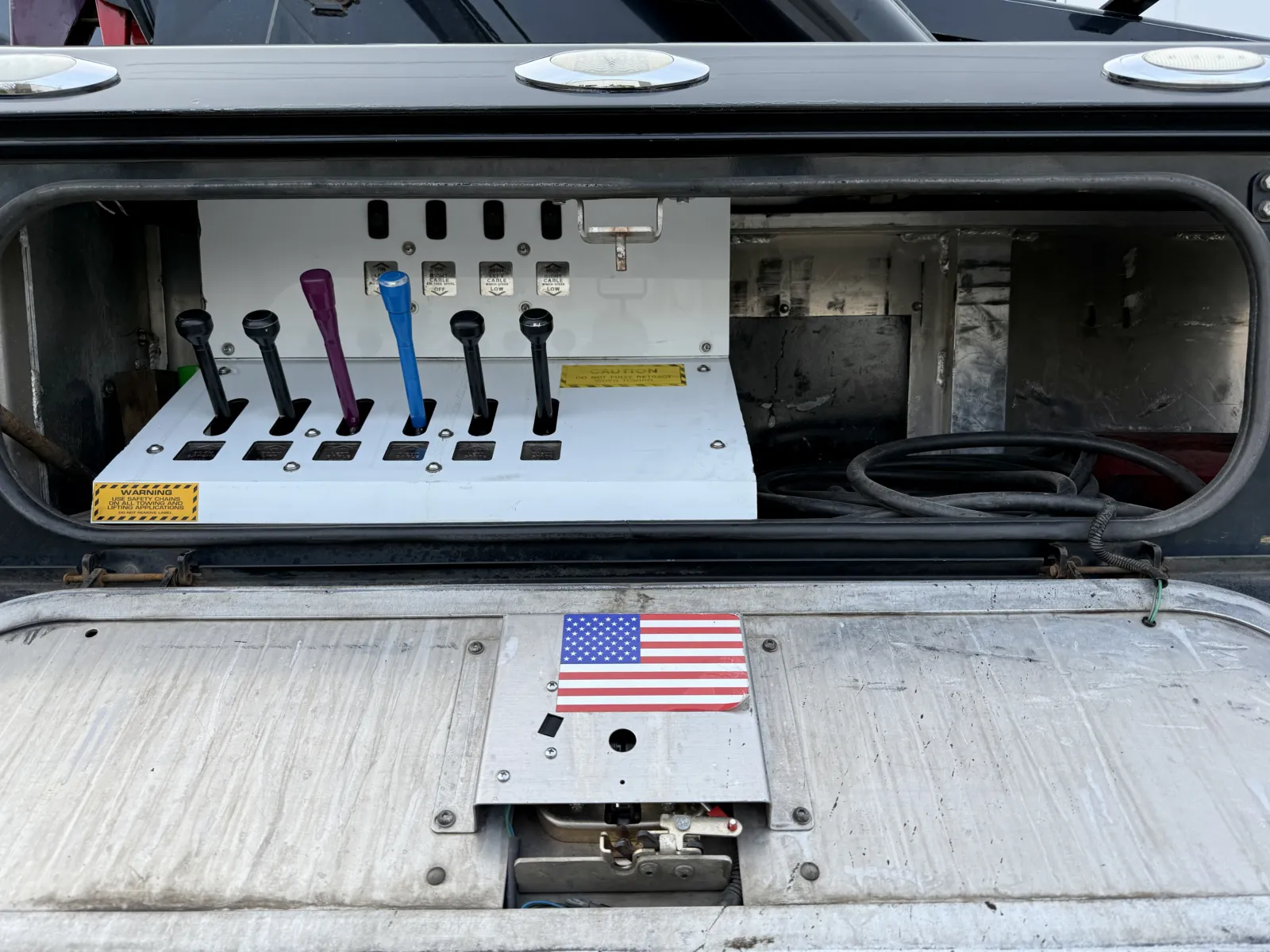 2017 Peterbilt 389 - image 25