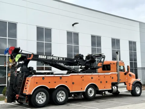 More photos of 2017 PETERBILT 567 at Forge Truck Centers - Illinois, IL