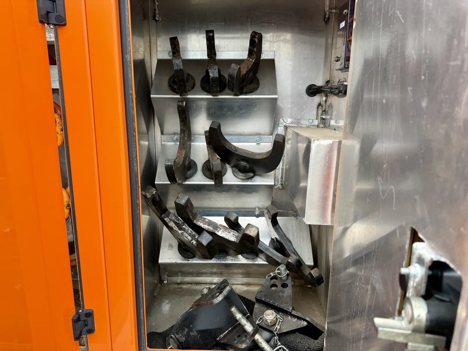 2017 Peterbilt 567 - image 15