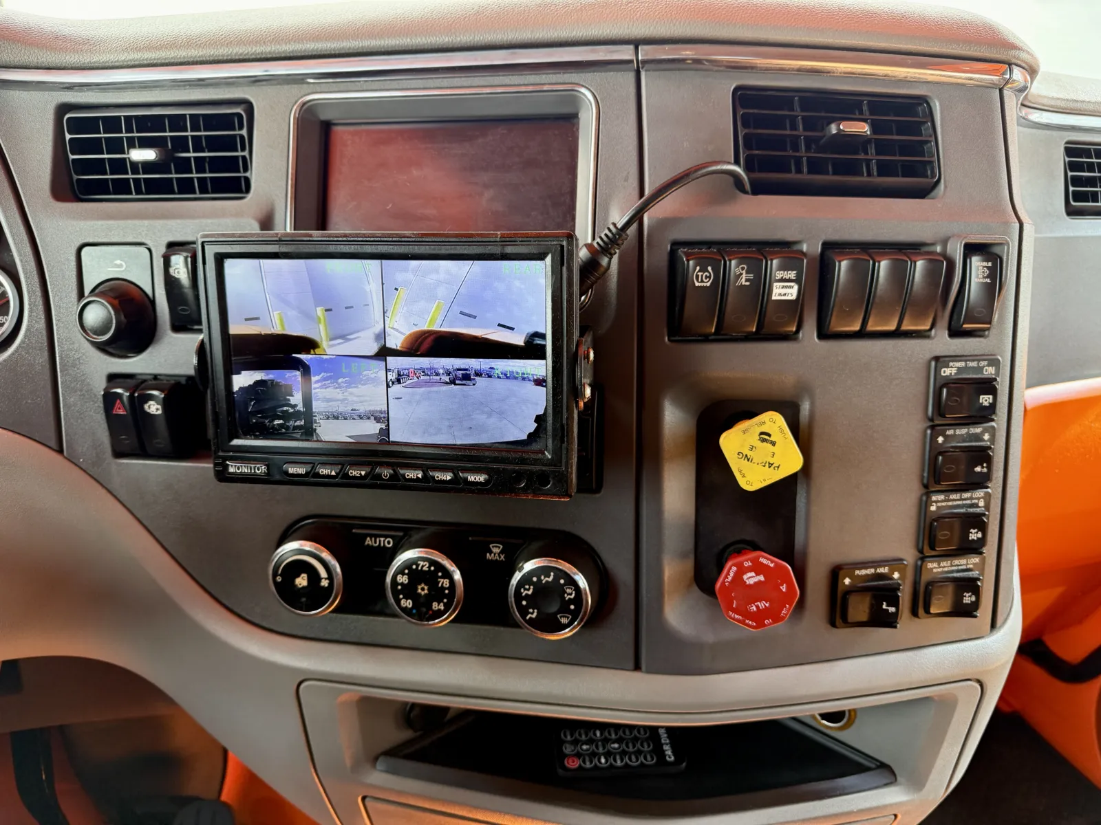 2017 Peterbilt 567 - image 34