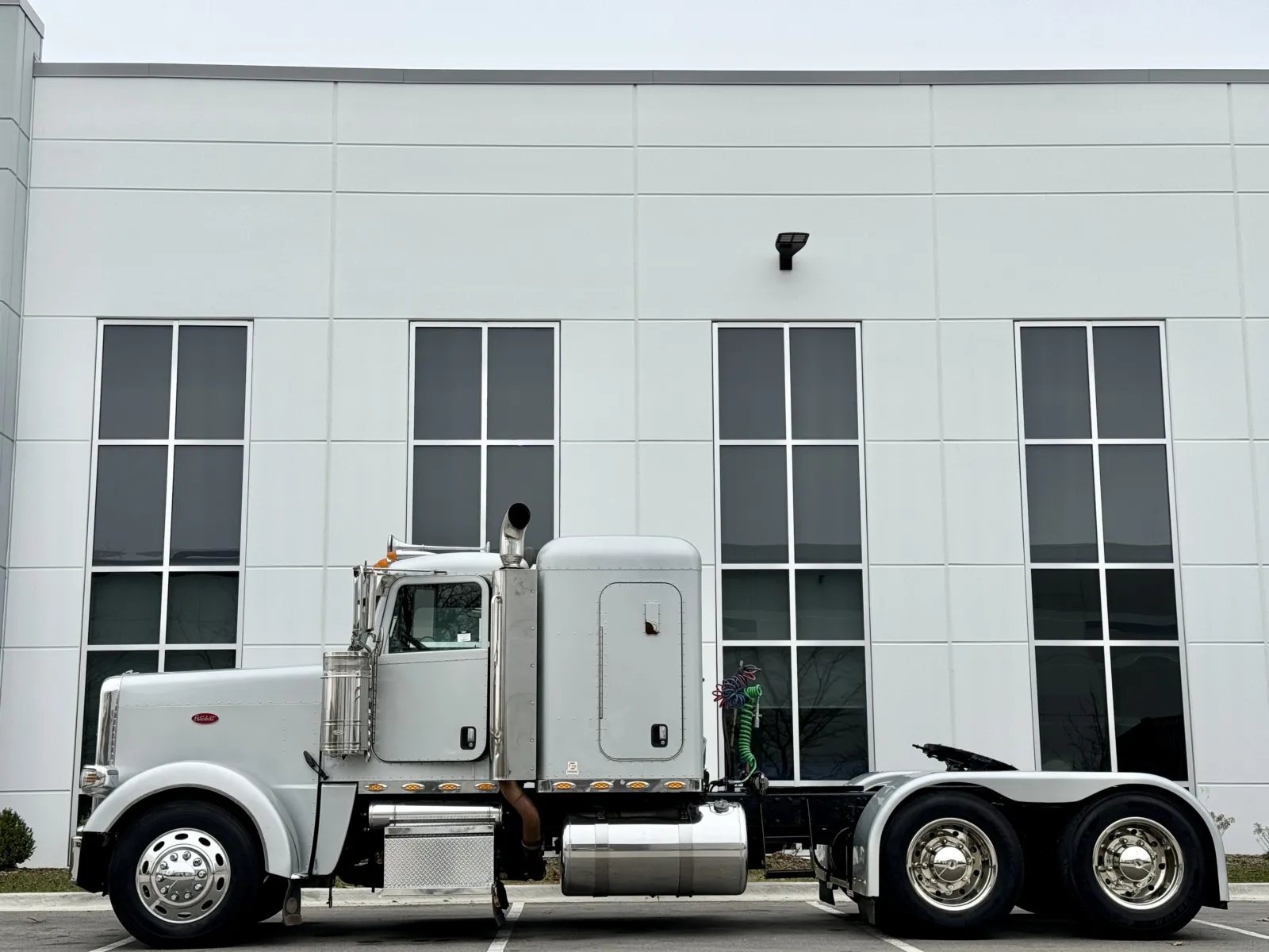 2008 Peterbilt - image 4