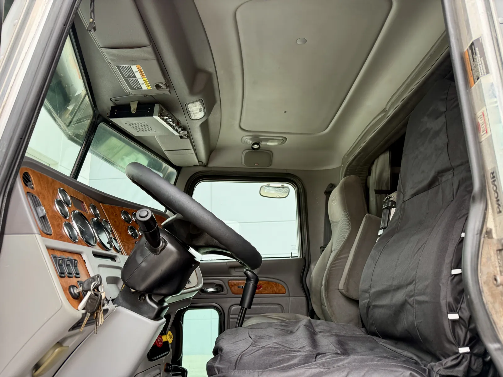 2008 Peterbilt - image 14