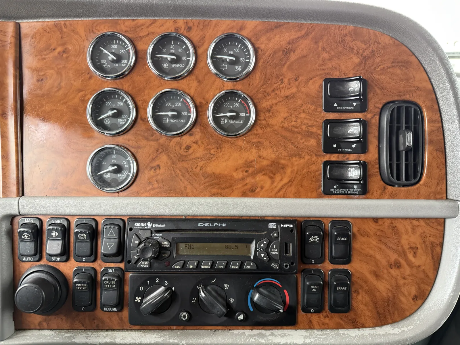 2008 Peterbilt - image 18