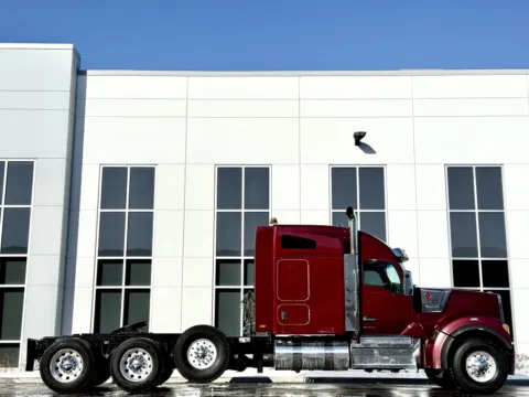 Another view of 2024 KENWORTH W990 for sale in New Lenox, IL at Forge Truck Centers - Illinois