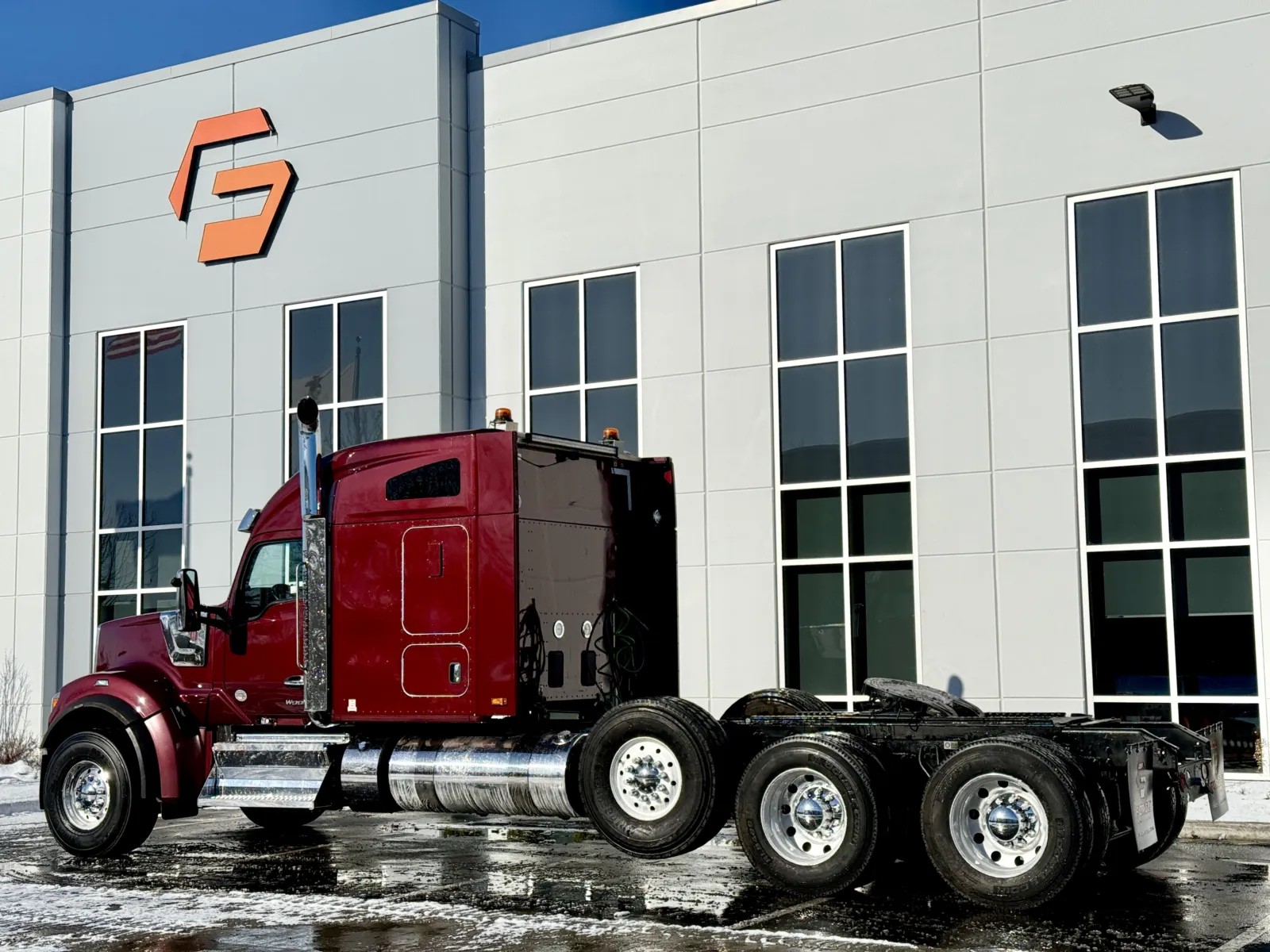 2024 Kenworth W990 - image 6