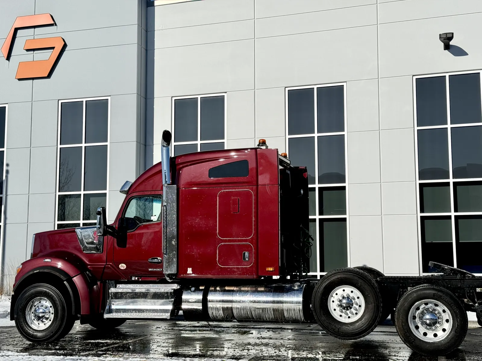 2024 Kenworth W990 - image 8