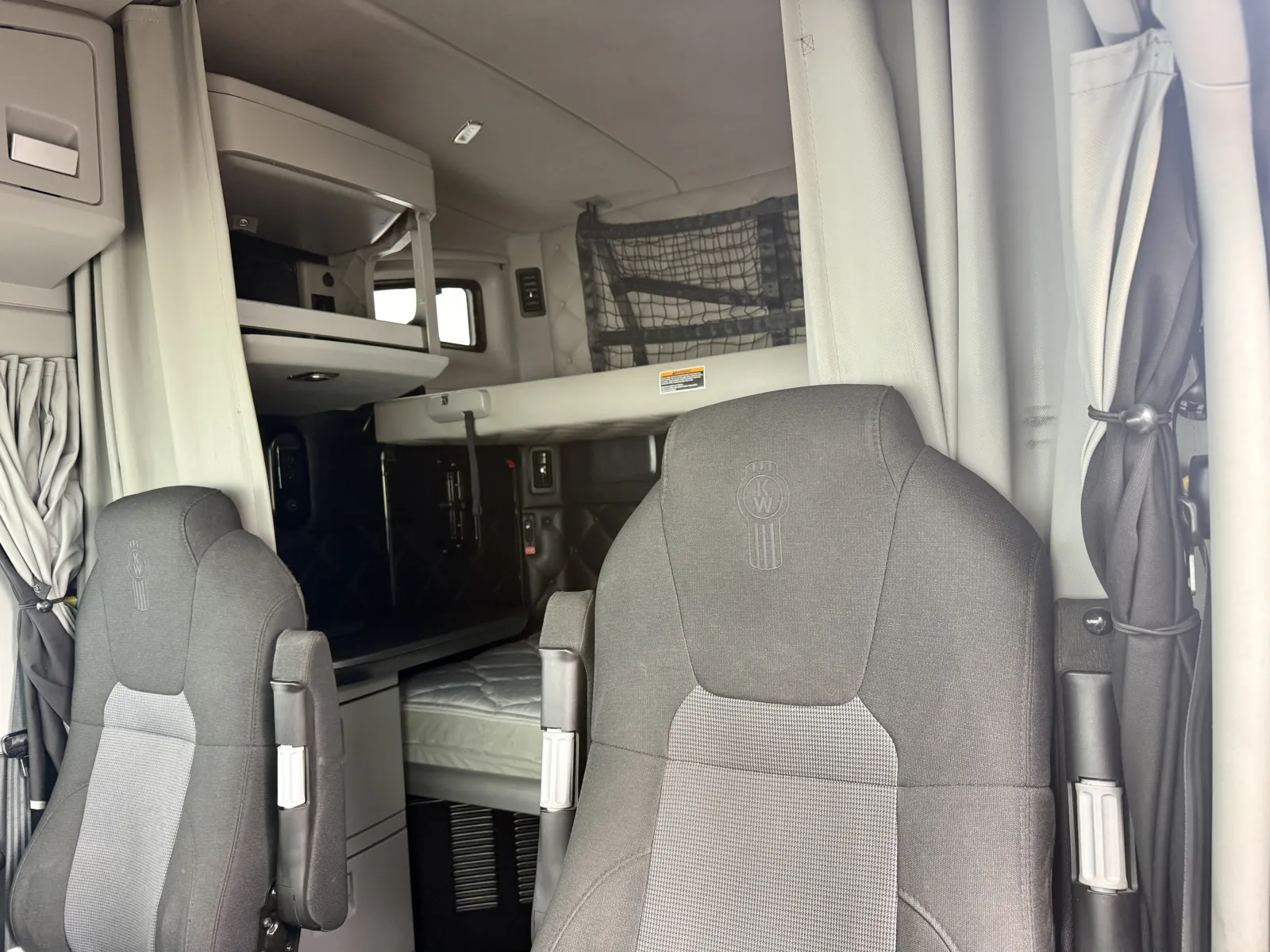 2024 Kenworth W990 - image 20