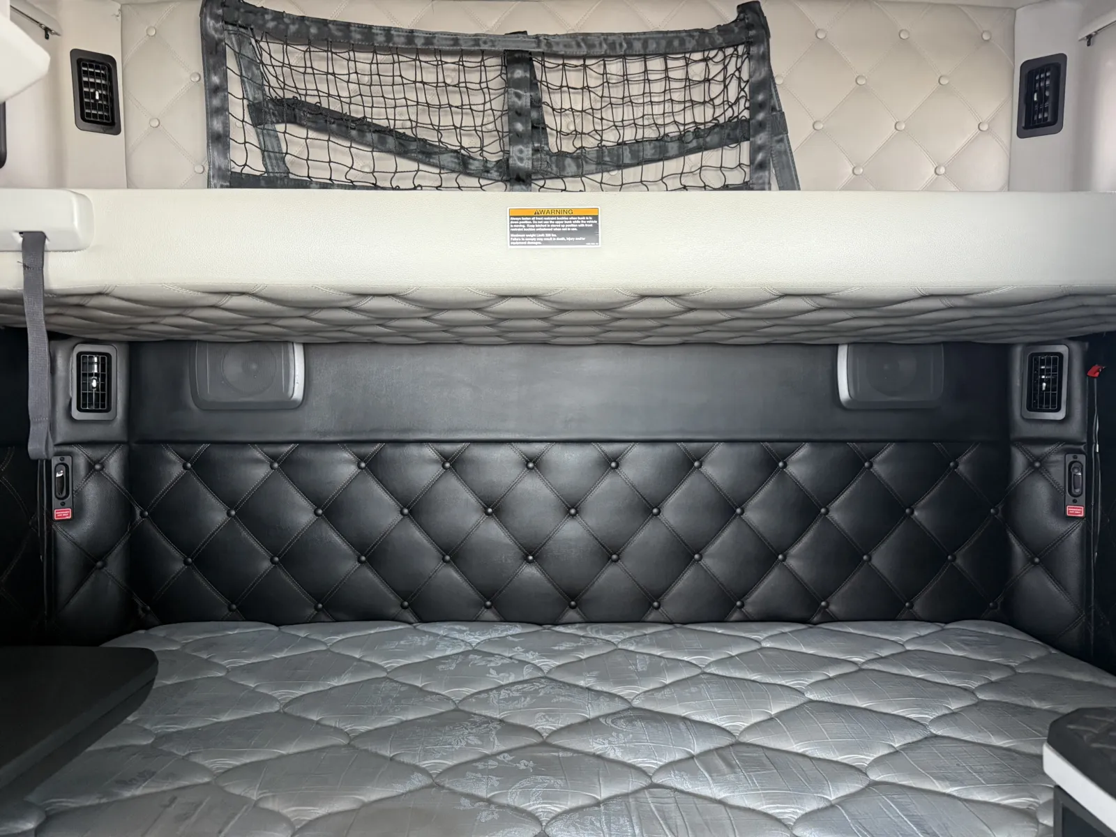 2024 Kenworth W990 - image 23