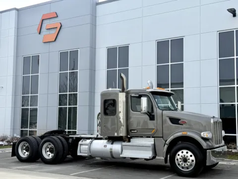 Photos of 2022 PETERBILT 567 for sale in New Lenox, IL at Forge Truck Centers - Illinois