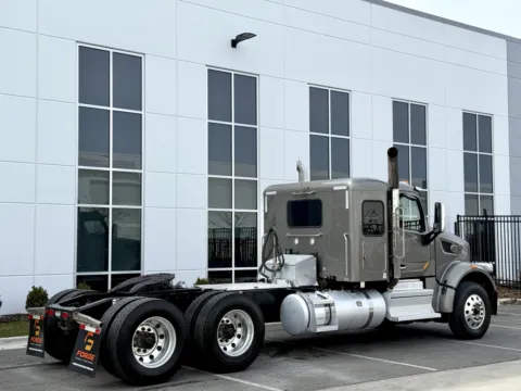 More photos of 2022 PETERBILT 567 at Forge Truck Centers - Illinois, IL