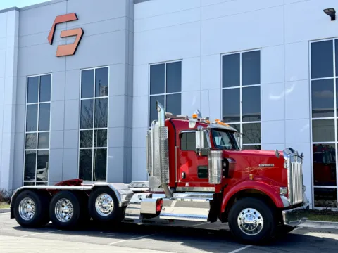 Photos of 2016 KENWORTH W900 for sale in New Lenox, IL at Forge Truck Centers - Illinois