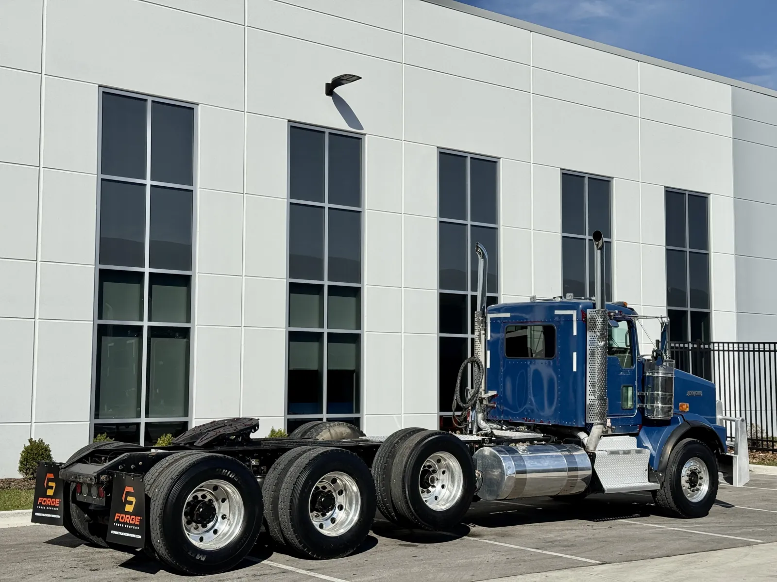 2012 Kenworth T800 - image 5