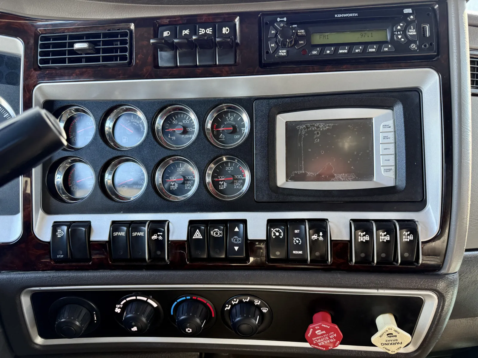 2012 Kenworth T800 - image 18