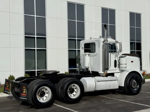 More photos of 1994 PETERBILT 357 at Forge Truck Centers - Illinois, IL