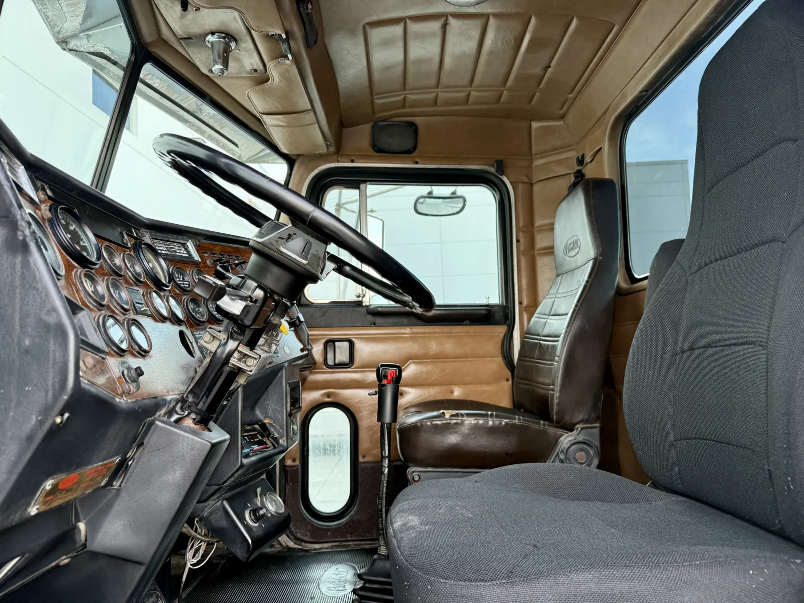 1994 Peterbilt - image 14