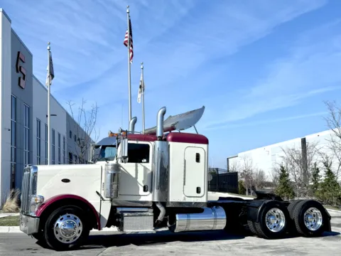 2008 PETERBILT 388 for sale in New Lenox, IL