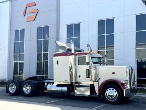 Photos of 2008 PETERBILT 388 for sale in New Lenox, IL at Forge Truck Centers - Illinois