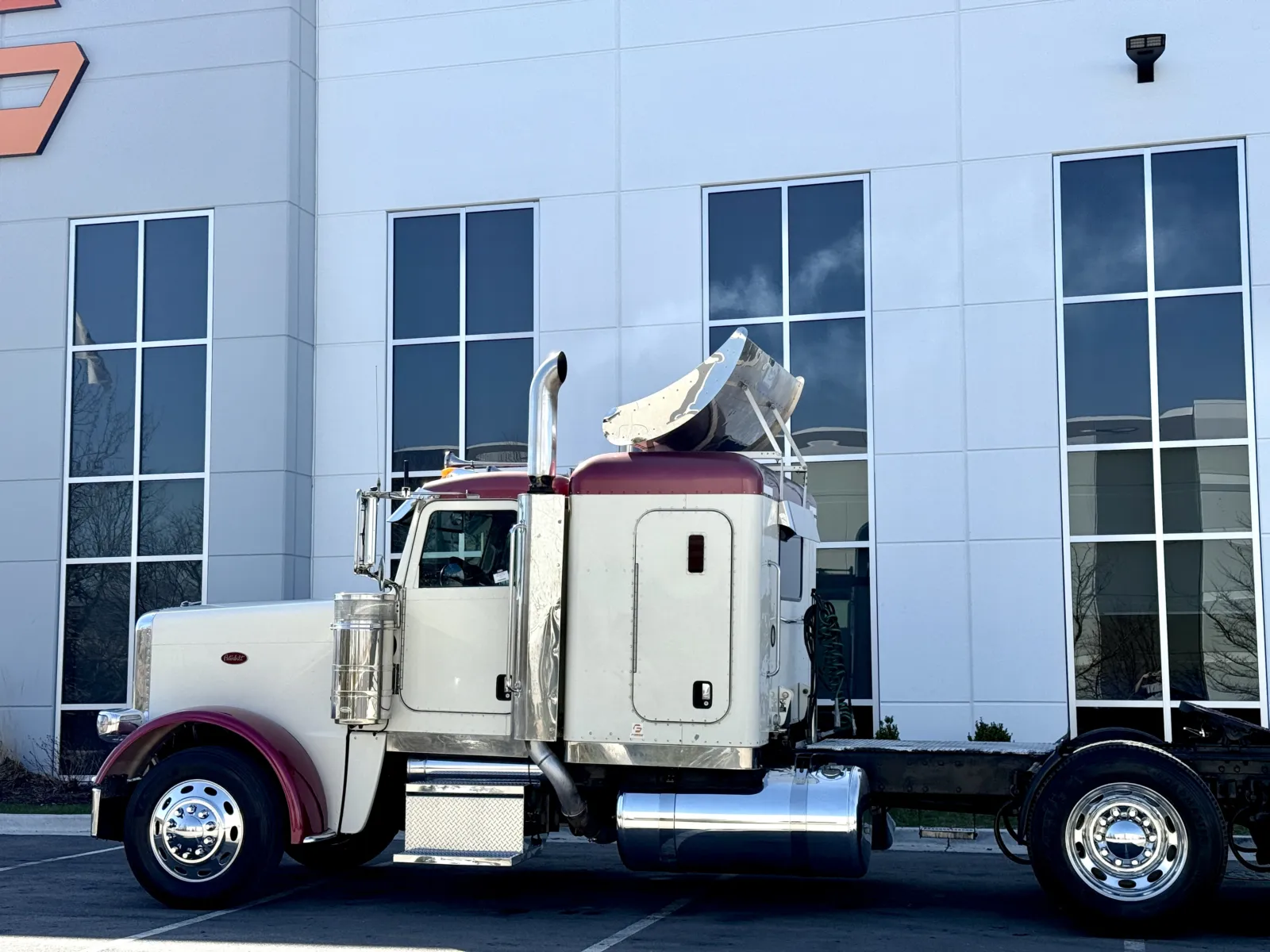 2008 Peterbilt - image 8