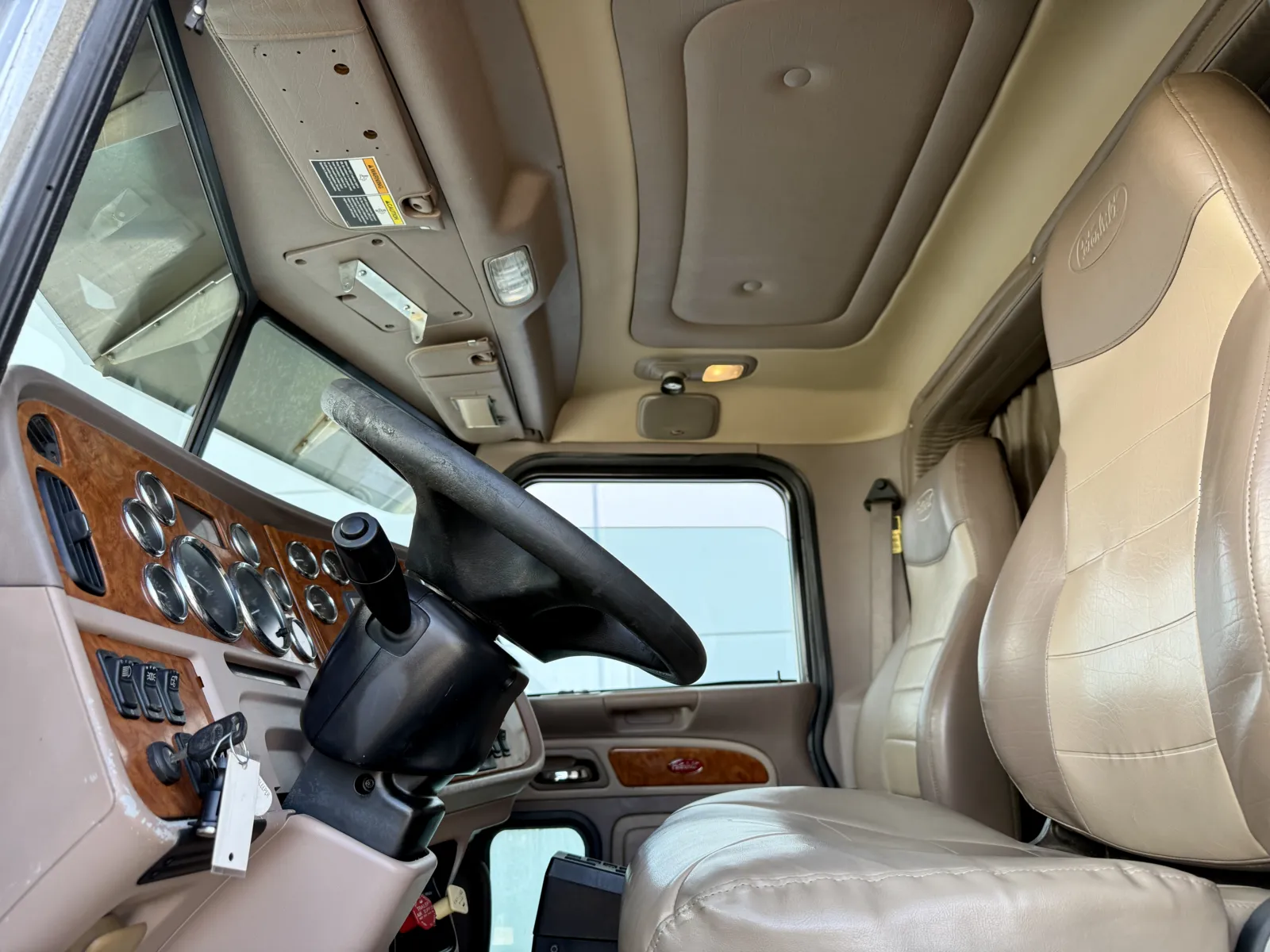 2008 Peterbilt - image 14