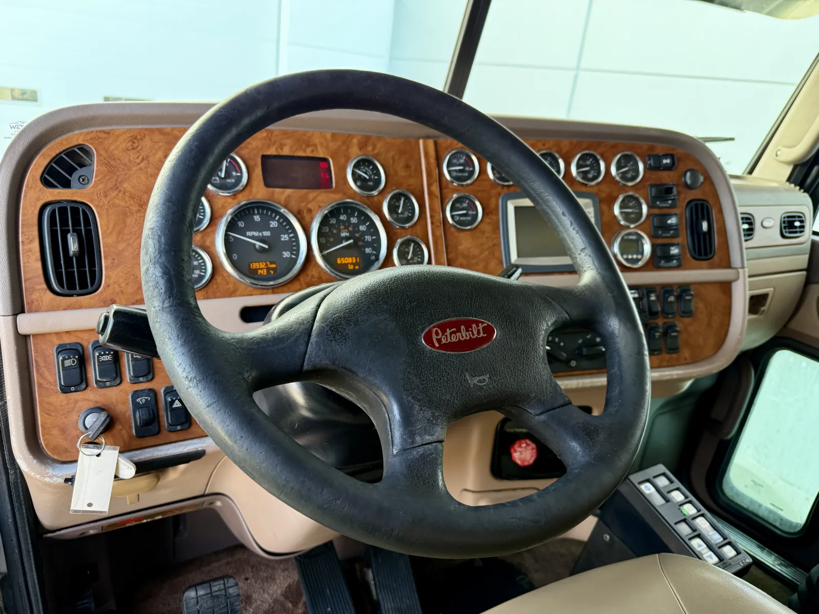 2008 Peterbilt - image 15