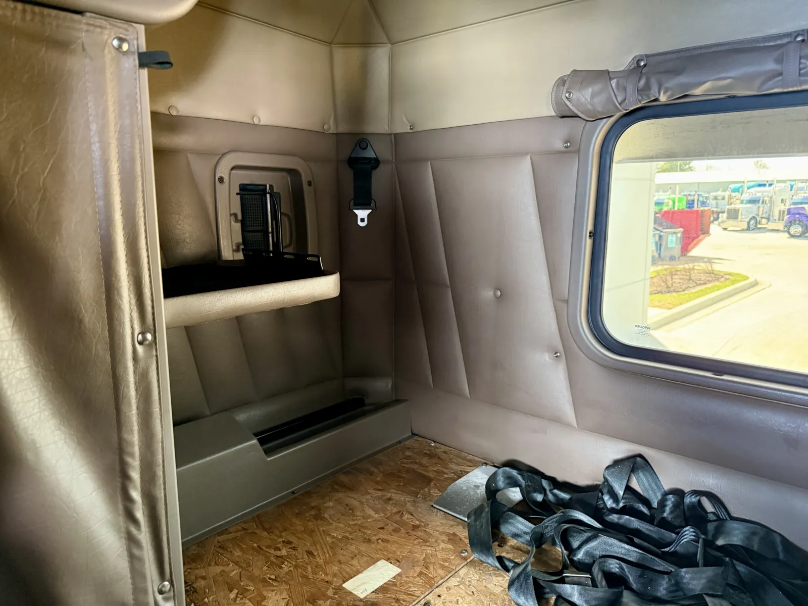 2008 Peterbilt - image 22