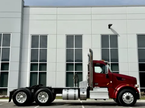 More photos of 2020 PETERBILT 567 at Forge Truck Centers - Illinois, IL