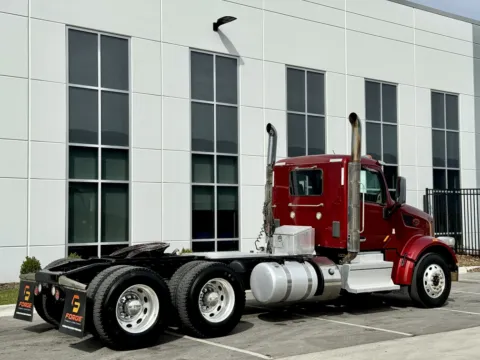 More photos of 2020 PETERBILT 567 at Forge Truck Centers - Illinois, IL
