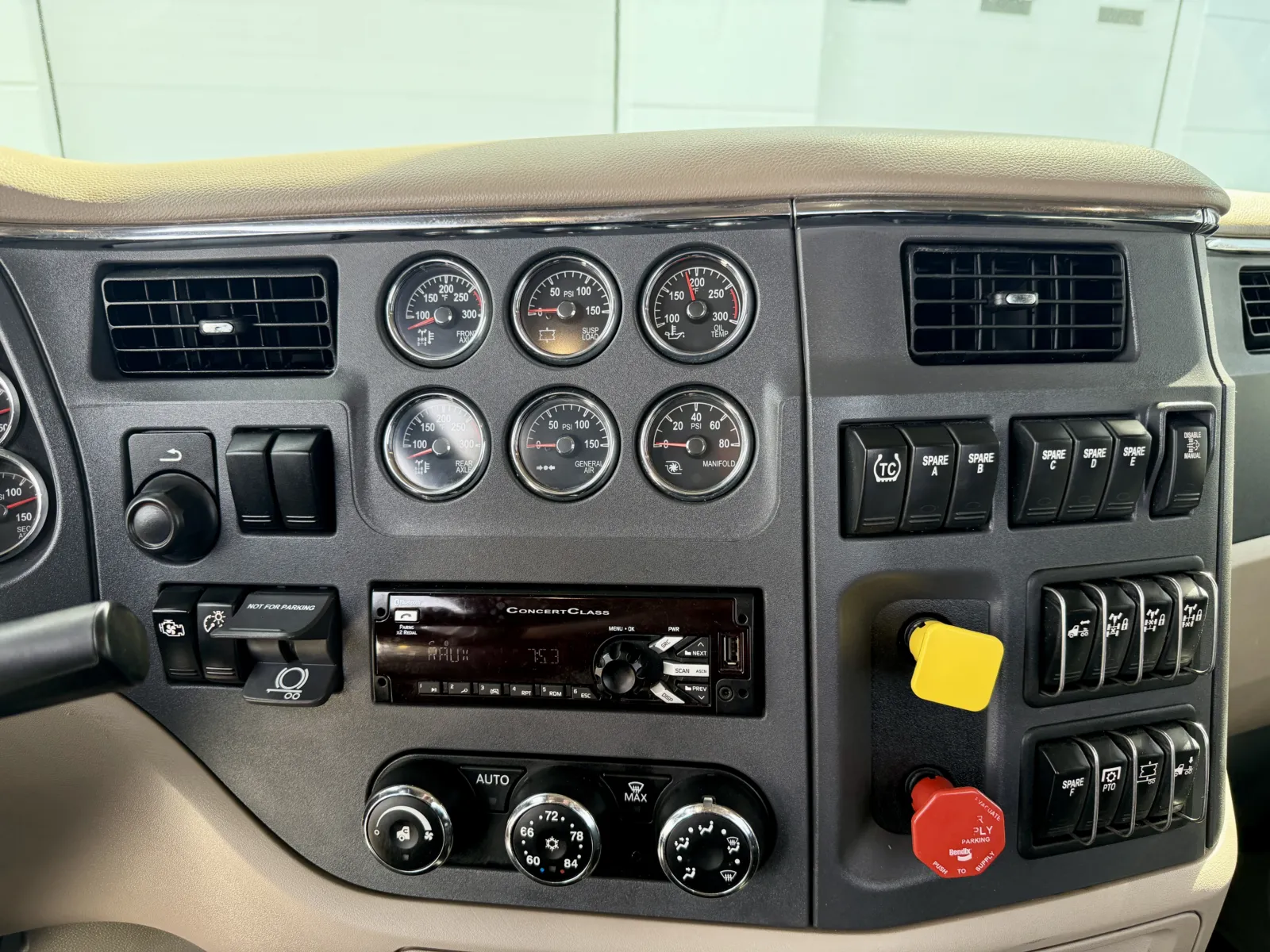 2020 Peterbilt 567 - image 18