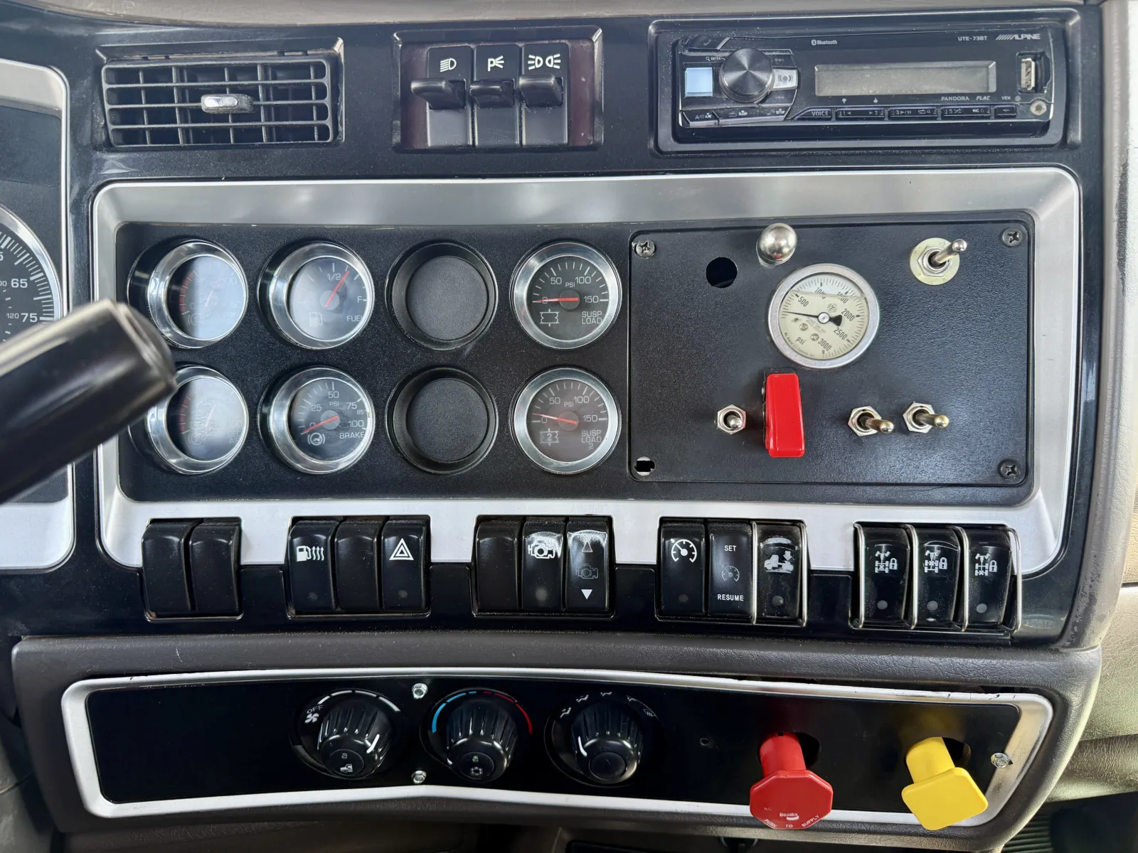 2007 Kenworth W900 - image 18