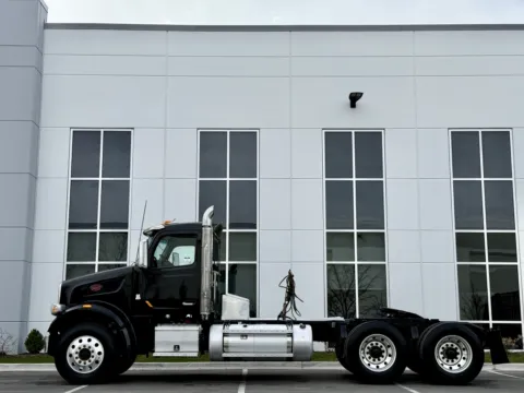 More photos of 2020 PETERBILT 567 at Forge Truck Centers - Illinois, IL