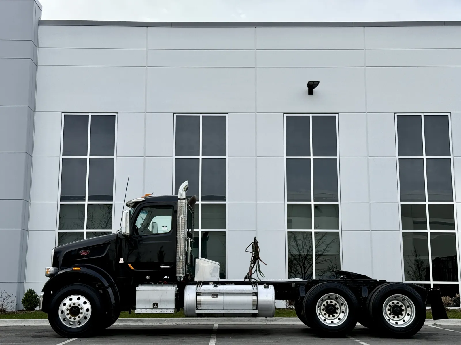2020 Peterbilt 567 - image 4