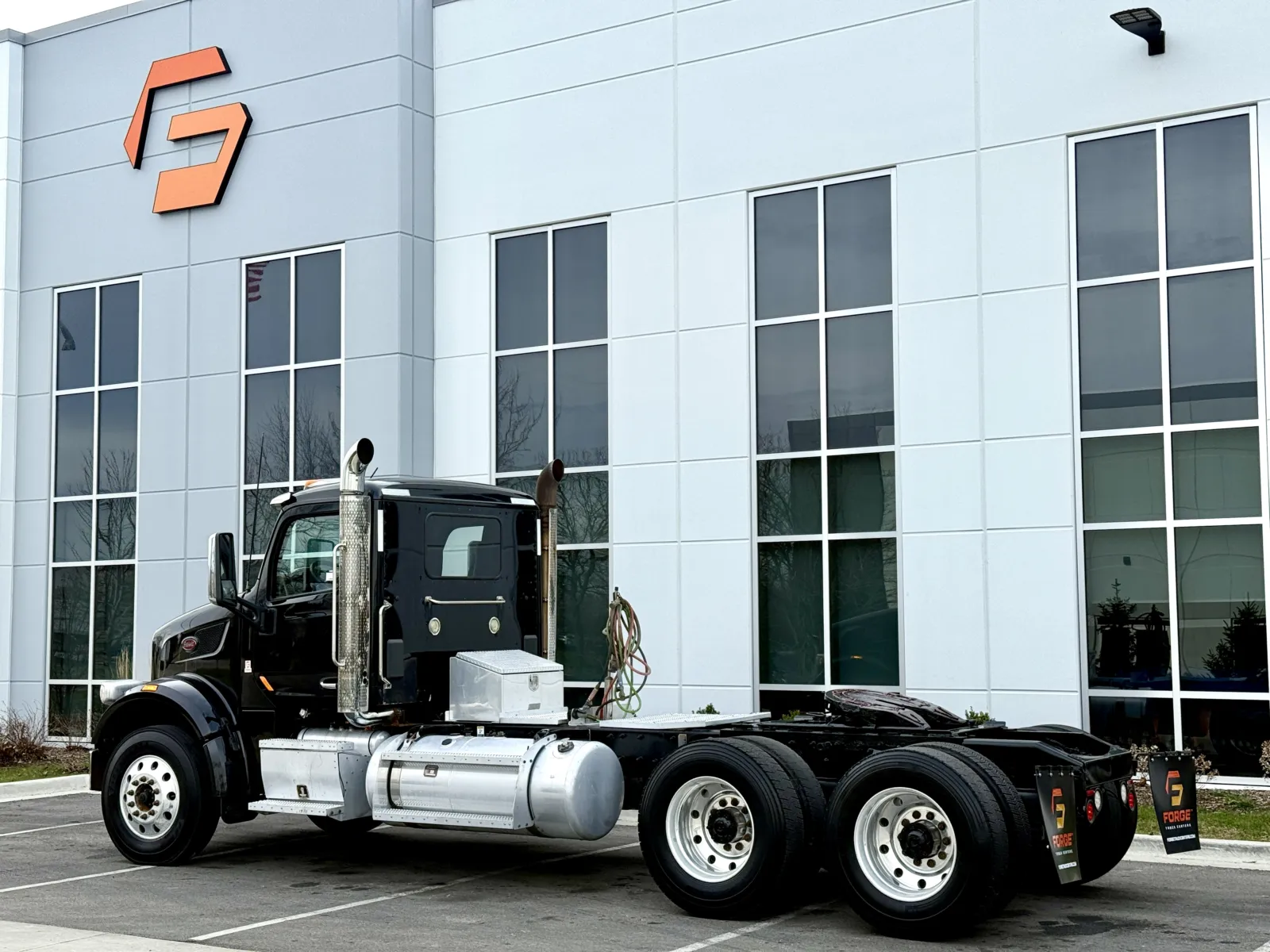 2020 Peterbilt 567 - image 6