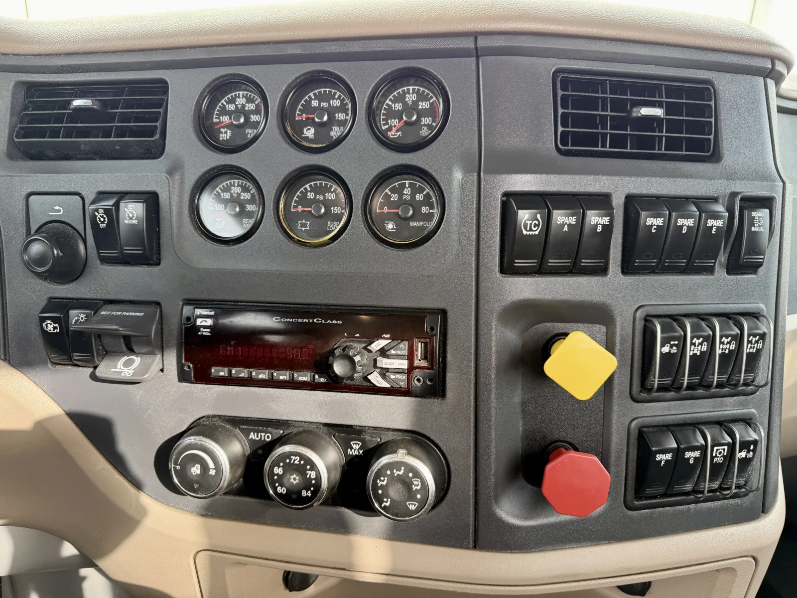 2020 Peterbilt 567 - image 18