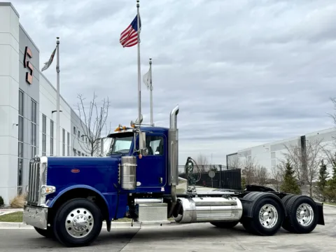2022 PETERBILT 389 for sale in New Lenox, IL