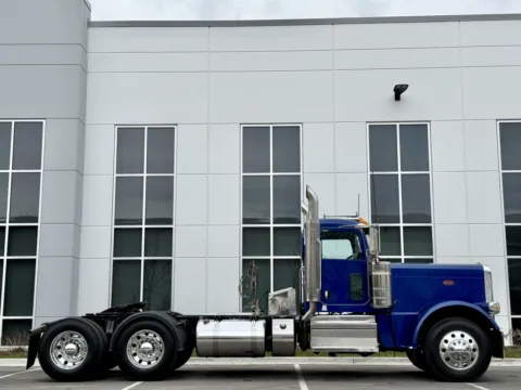 Another view of 2022 PETERBILT 389 for sale in New Lenox, IL at Forge Truck Centers - Illinois