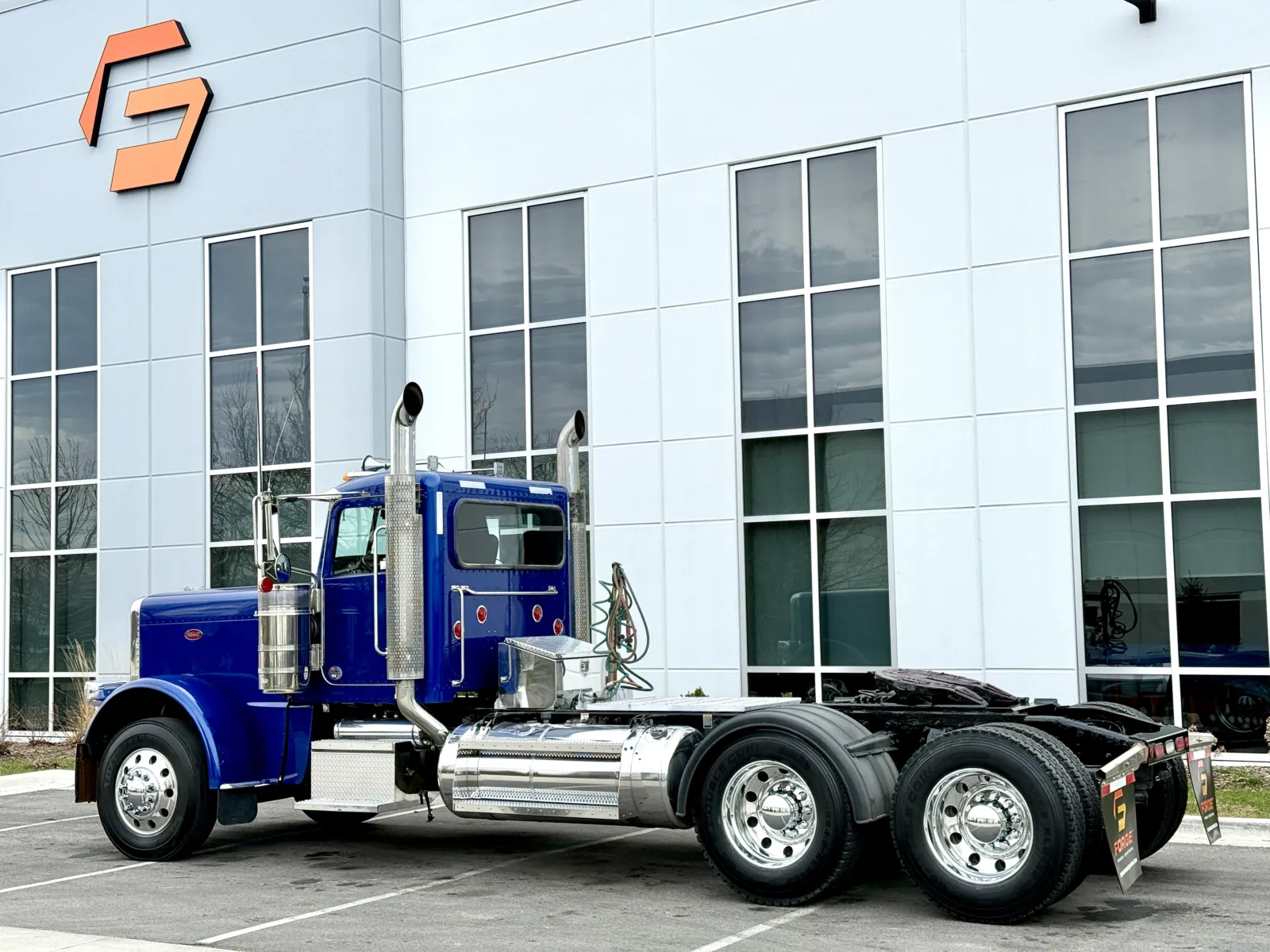 2022 Peterbilt 389 - image 6