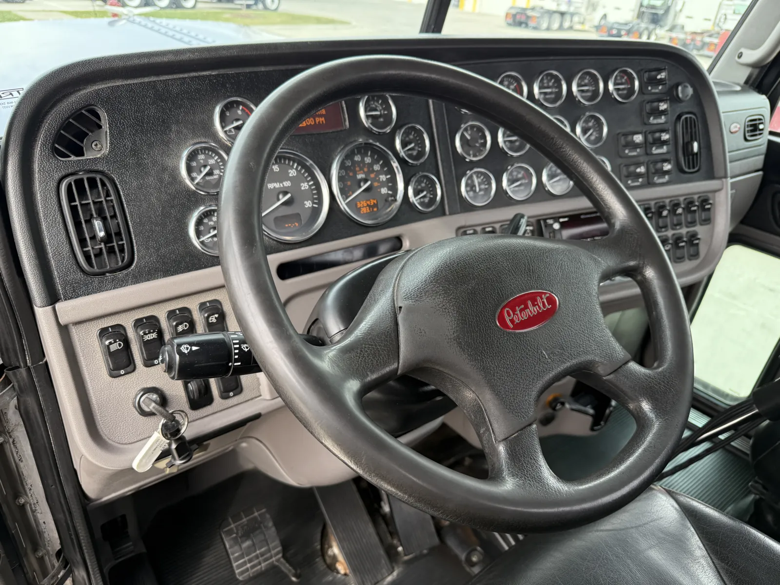 2022 Peterbilt 389 - image 15