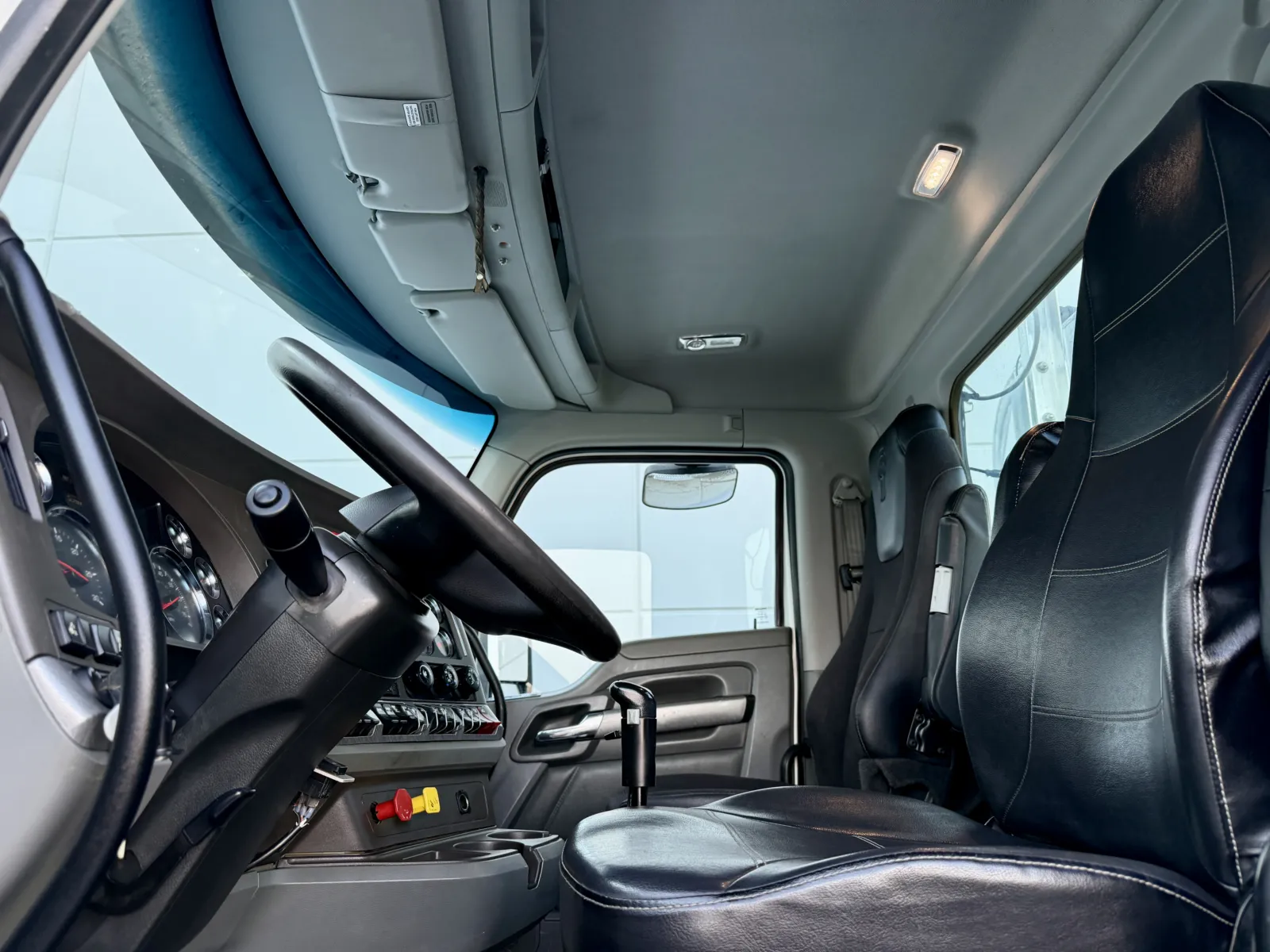2019 Kenworth T880 - image 14