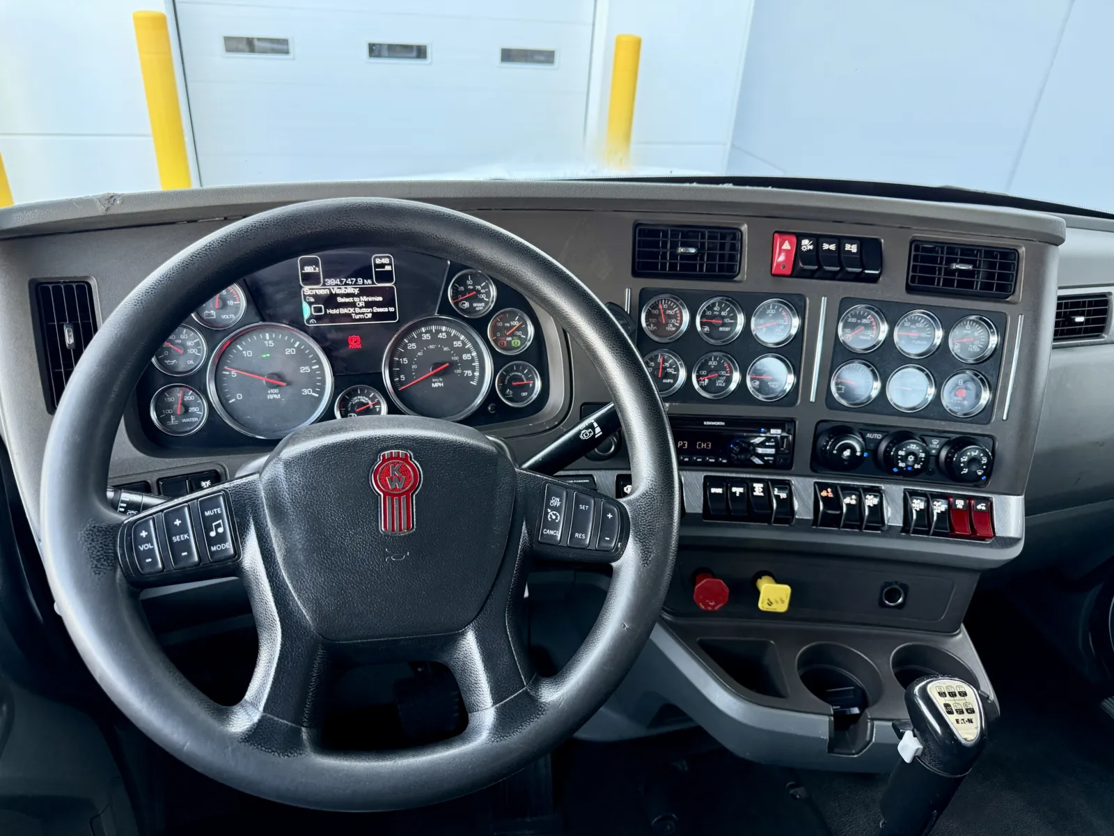 2019 Kenworth T880 - image 16