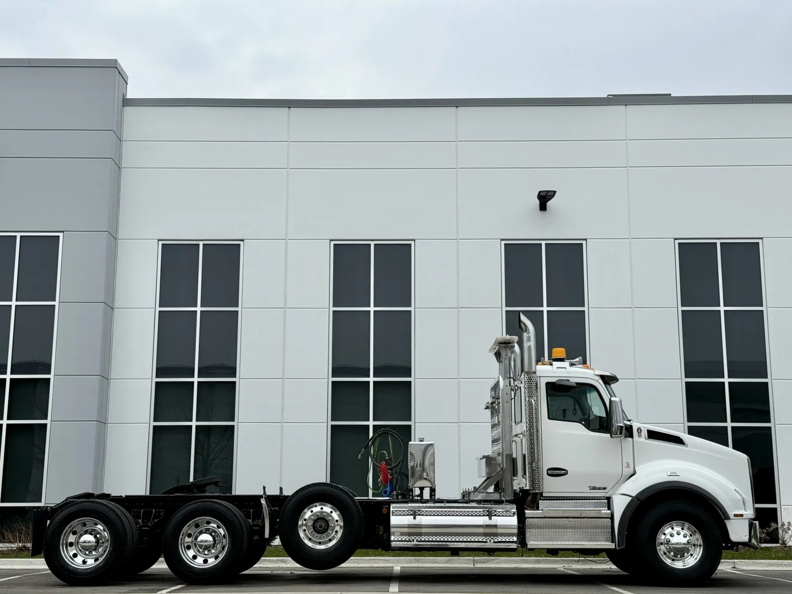 2019 Kenworth T880 - image 3