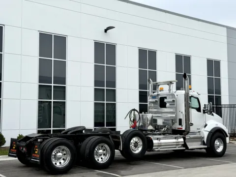 More photos of 2019 KENWORTH T880 at Forge Truck Centers - Illinois, IL