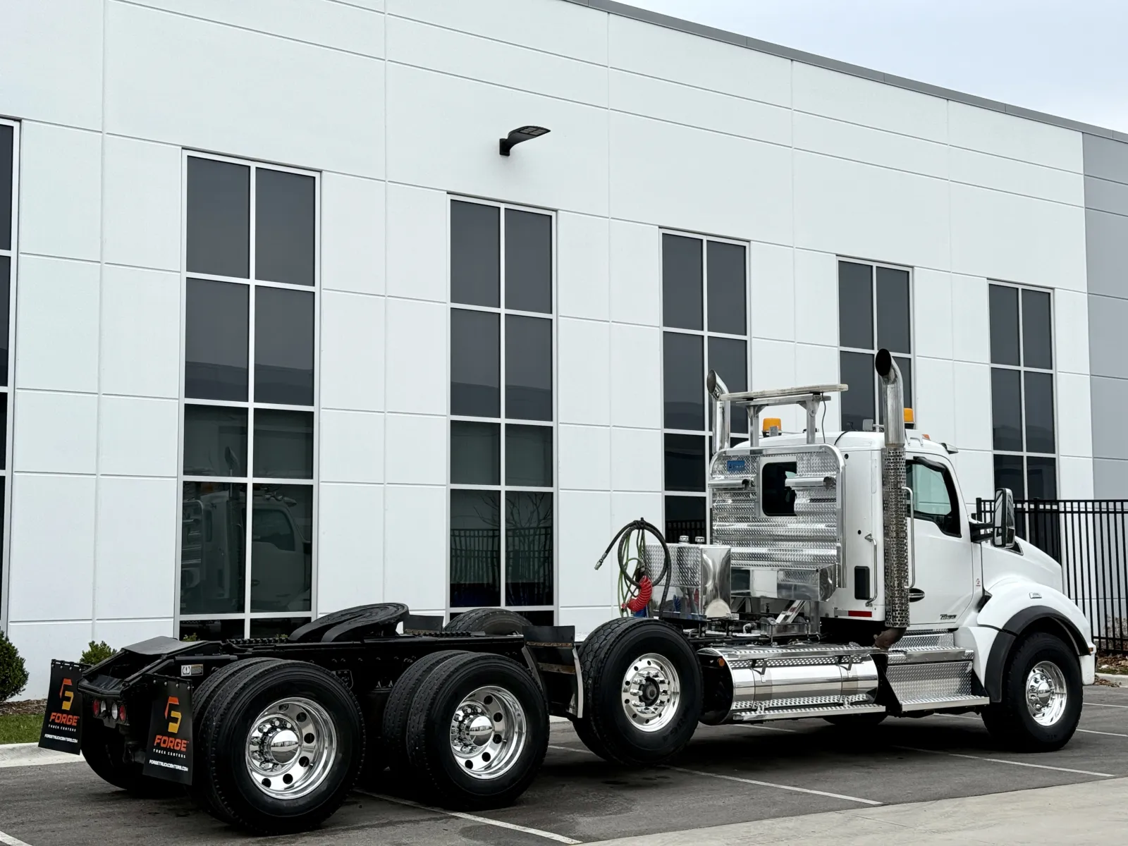 2019 Kenworth T880 - image 5