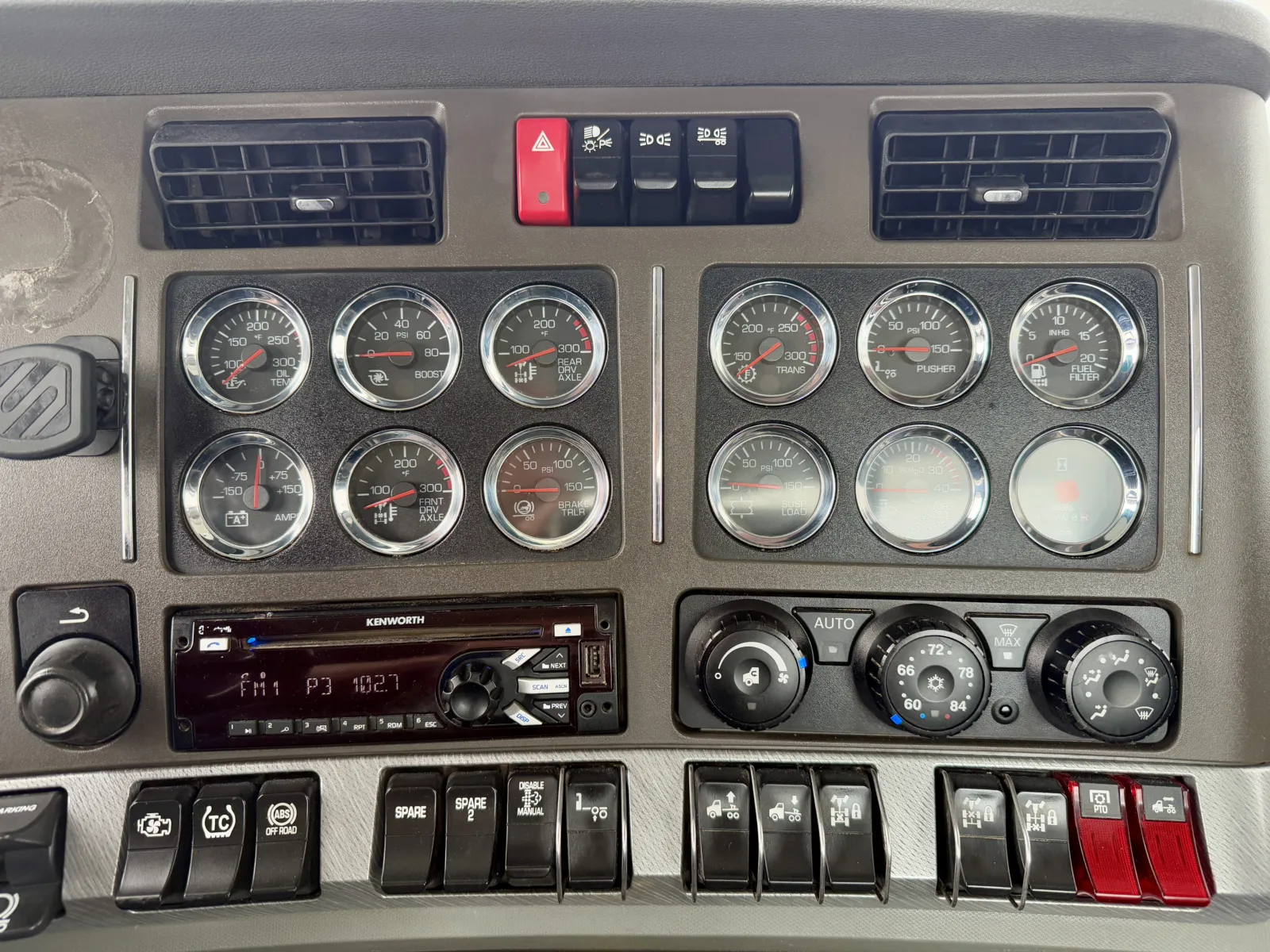 2019 Kenworth T880 - image 18