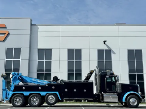 Another view of 2018 PETERBILT 389 for sale in New Lenox, IL at Forge Truck Centers - Illinois