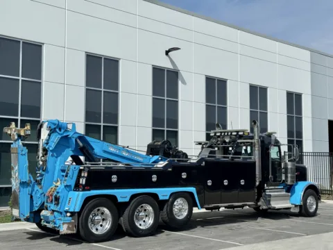 More photos of 2018 PETERBILT 389 at Forge Truck Centers - Illinois, IL