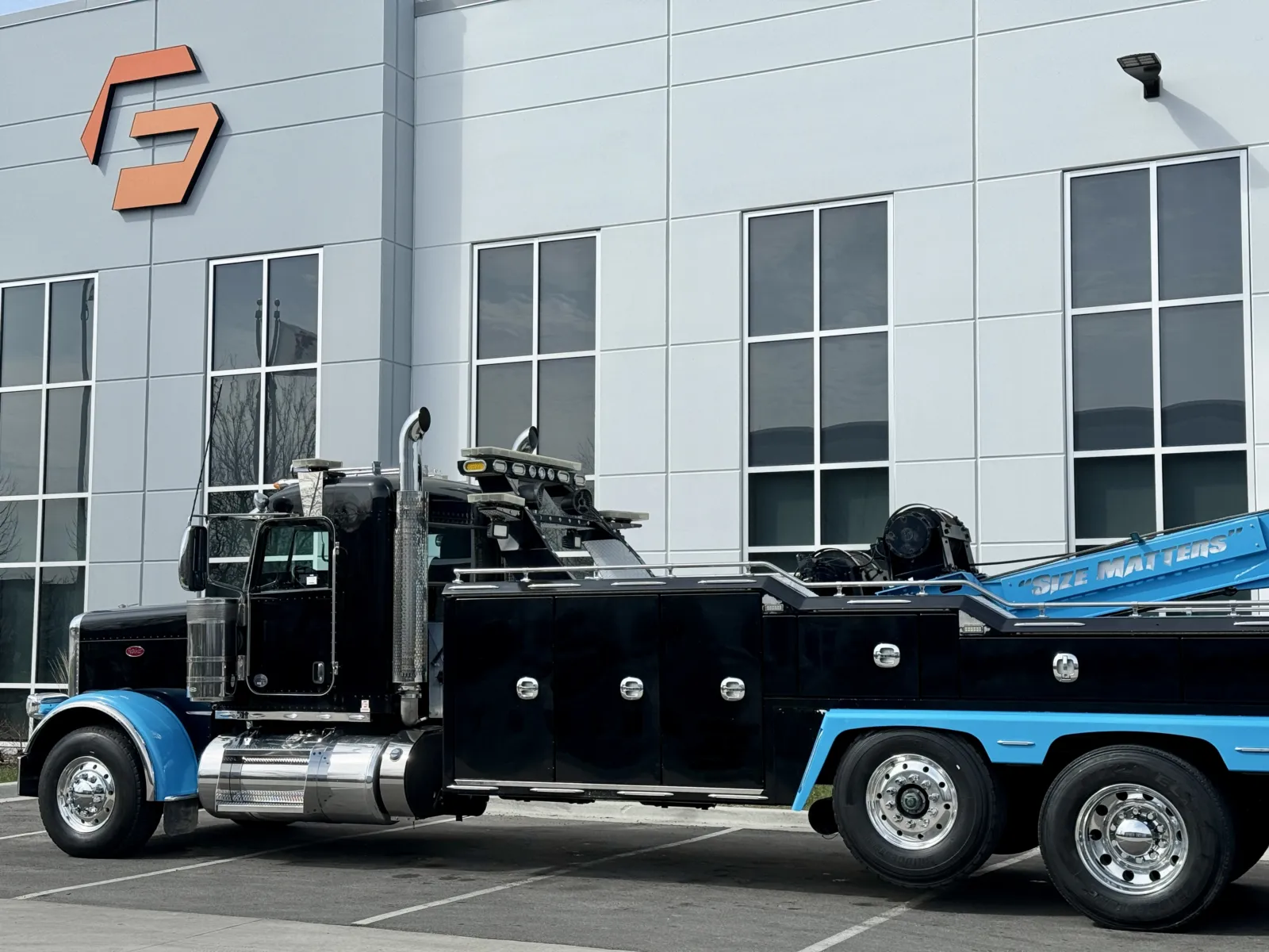 2018 Peterbilt 389 - image 8