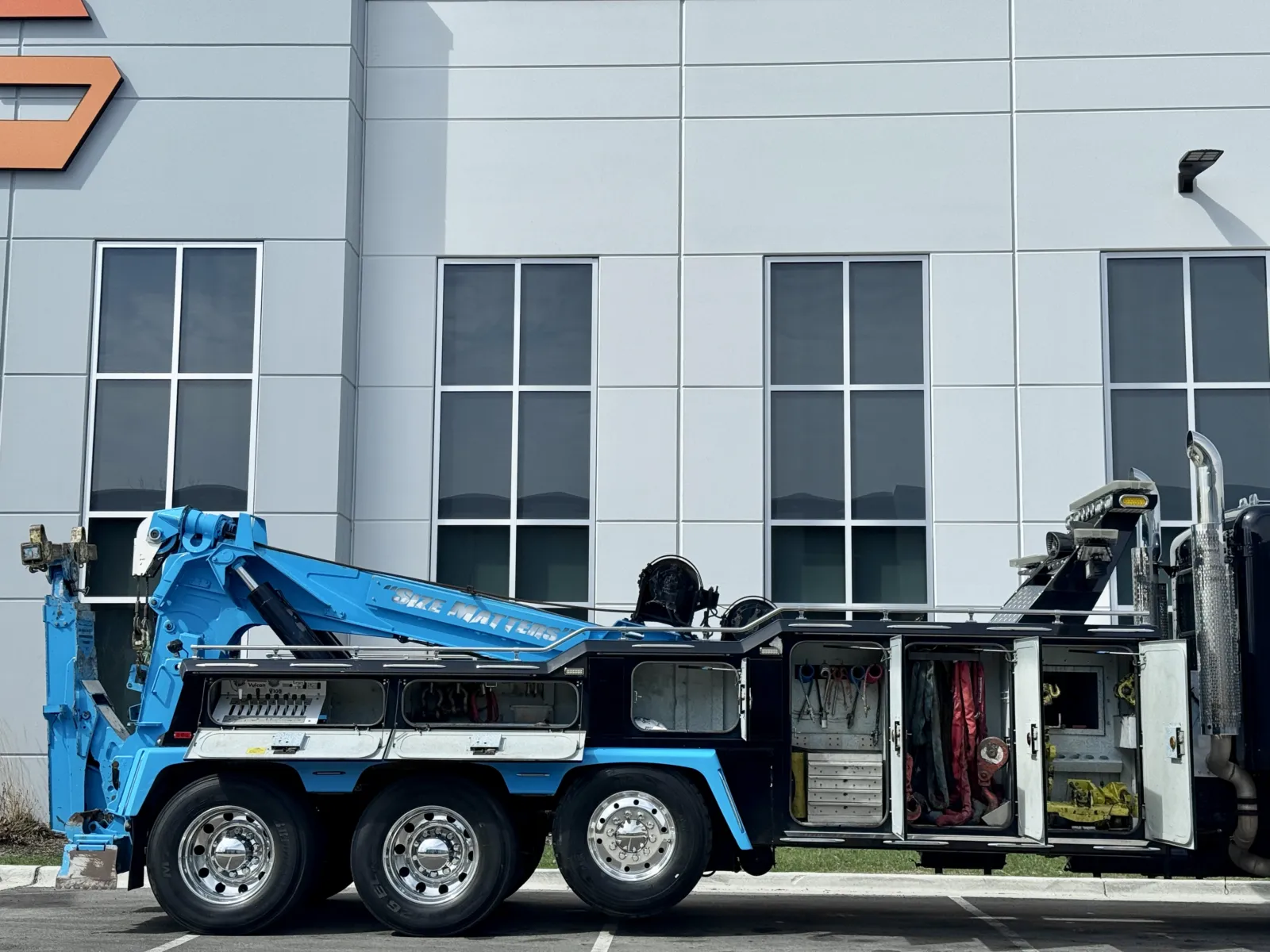 2018 Peterbilt 389 - image 9