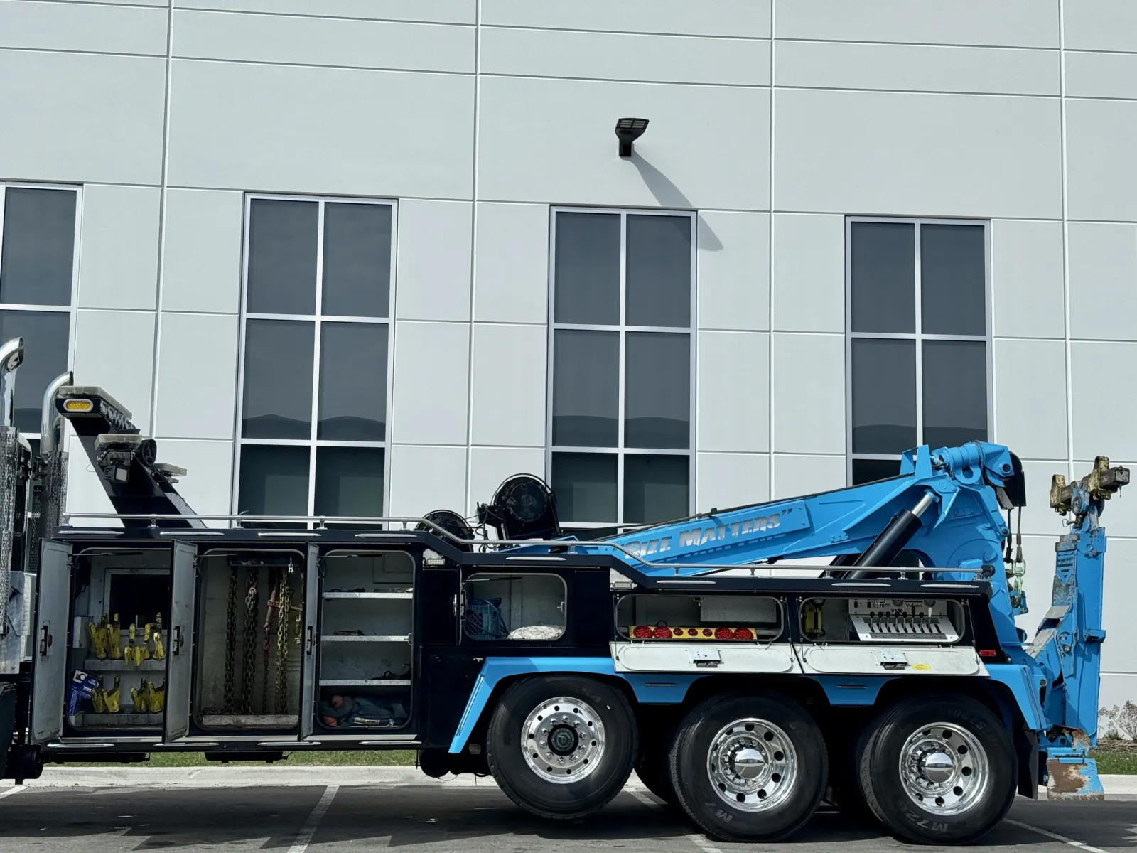 2018 Peterbilt 389 - image 10