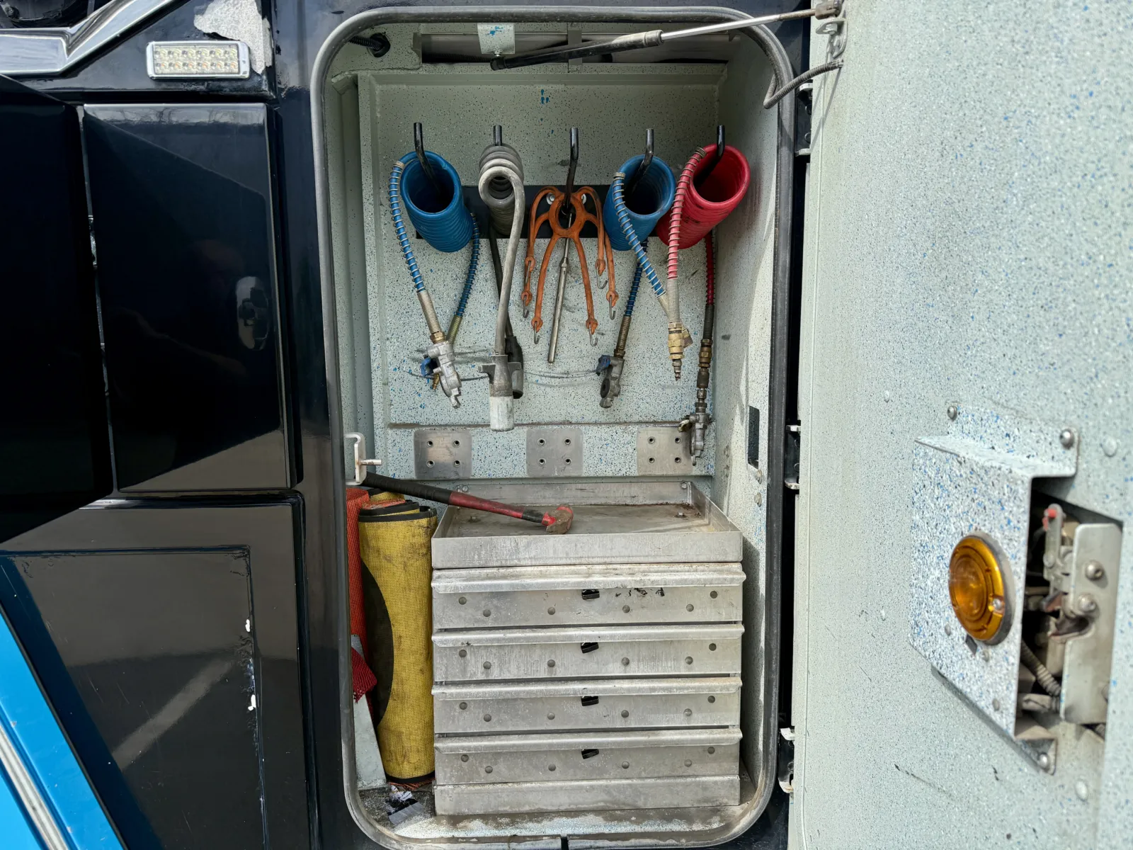 2018 Peterbilt 389 - image 22