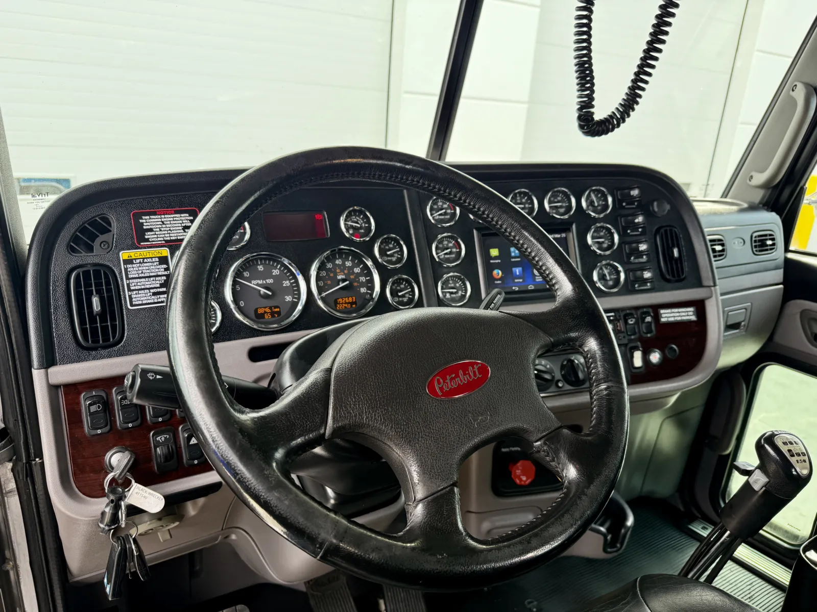 2018 Peterbilt 389 - image 29